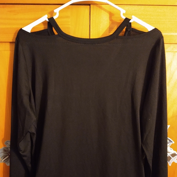 Women Top - Picture 3 of 5